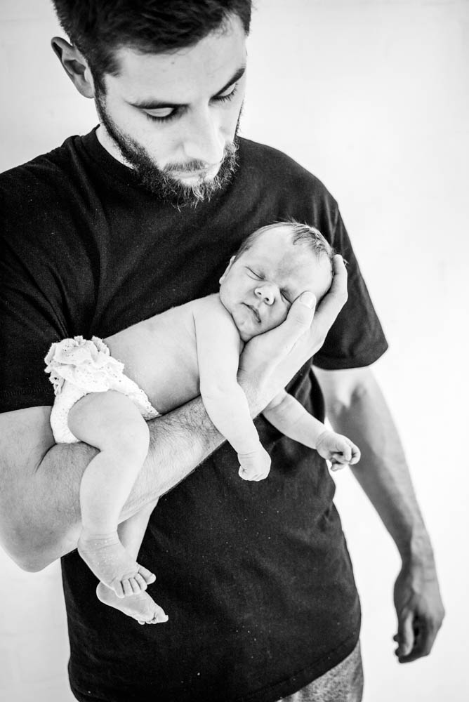 Neugeborenenfotografie mit Mama und Papa